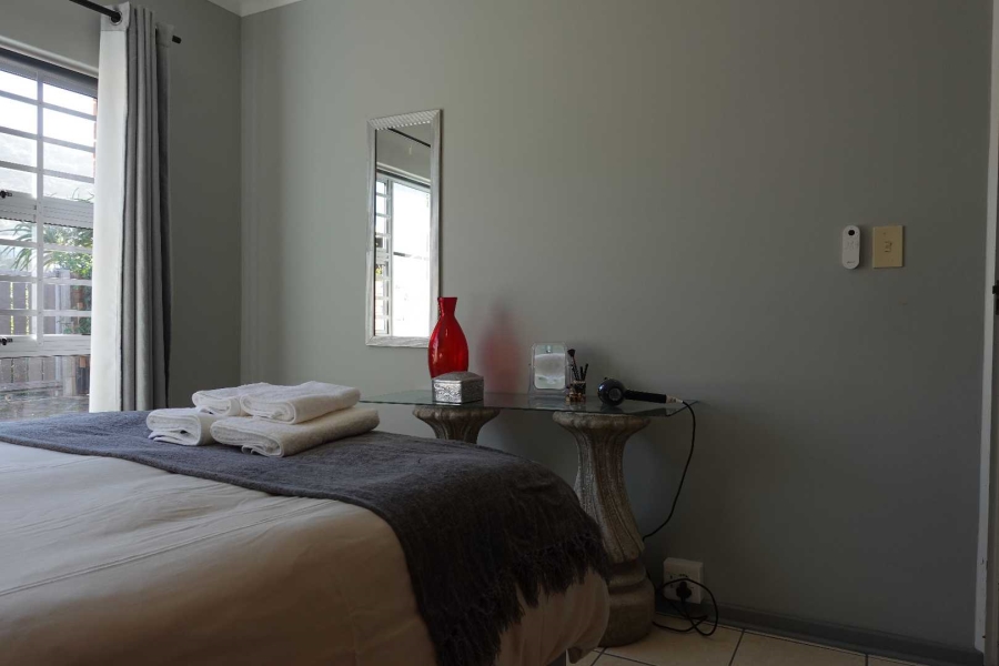 6 Bedroom Property for Sale in Outeniqua Strand Western Cape
